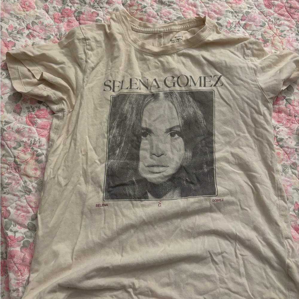 Abercrombie & Fitch Cream T-Shirt